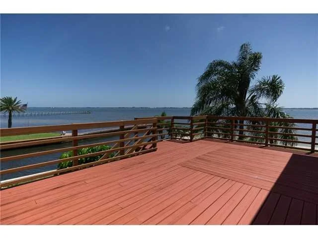 Photo of 82 N Sewalls Point Road