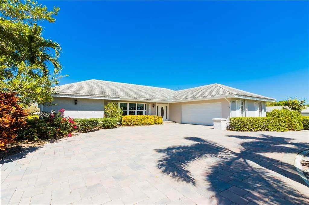 Photo of 3927 SE Fairway E