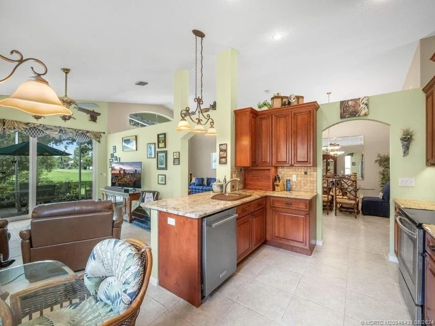 Photo of 7136 SE Twin Oaks Circle