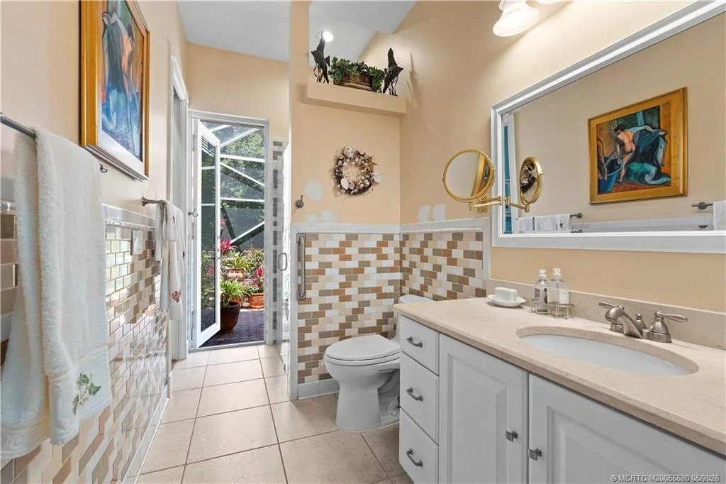 Photo of 4220 SE Rainbows End