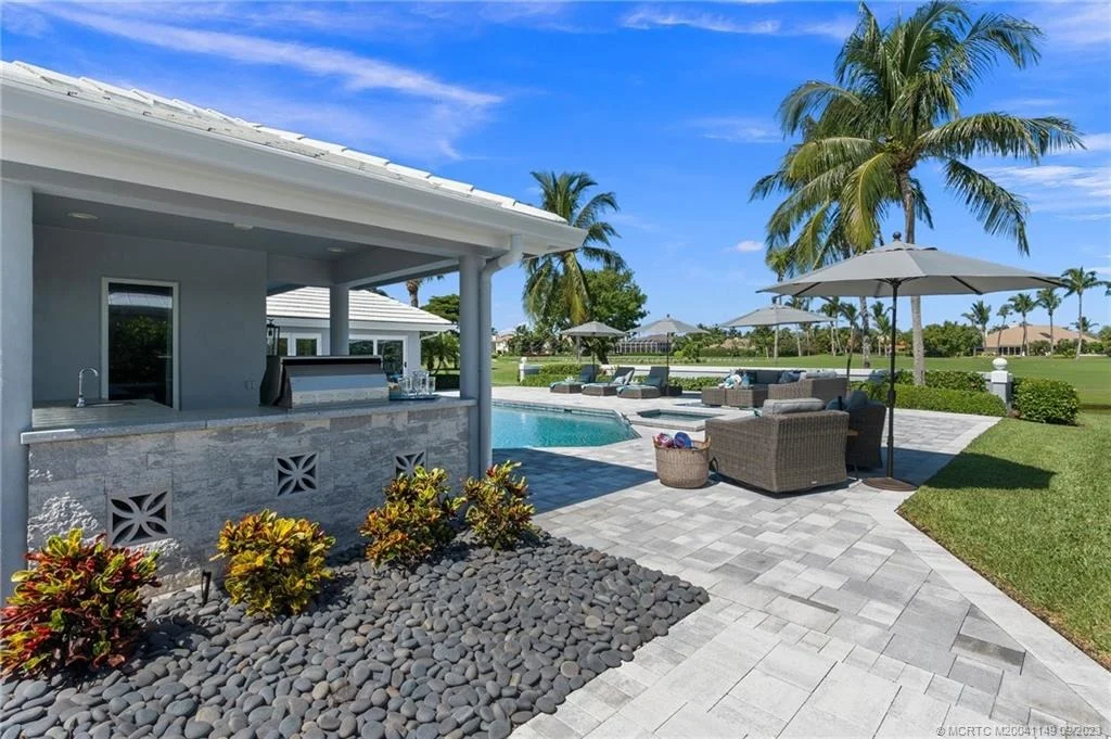 Photo of 6741 SE Harbor Circle