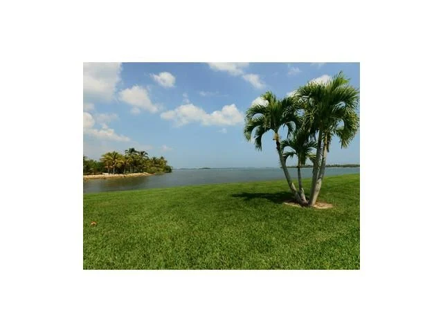 Photo of 1 N Island Road