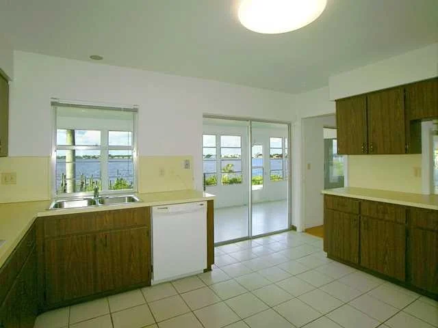 Photo of 637 SW Overlook Drive