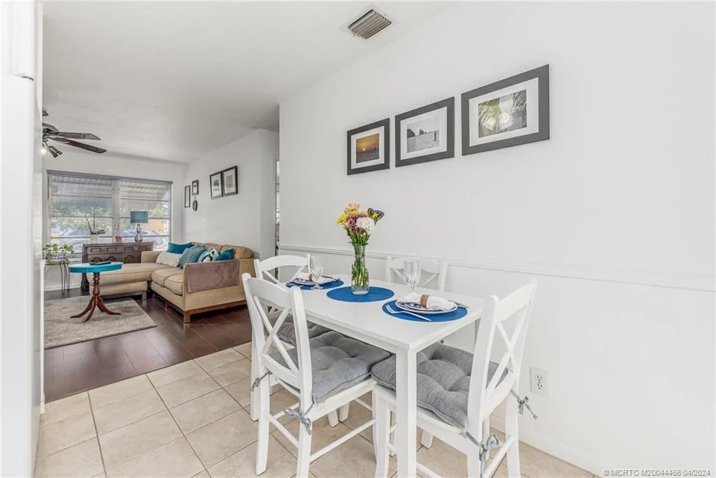 Photo of 413 SE Robalo Court