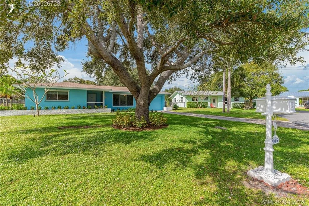 Photo of 1045 NW Terrace Road
