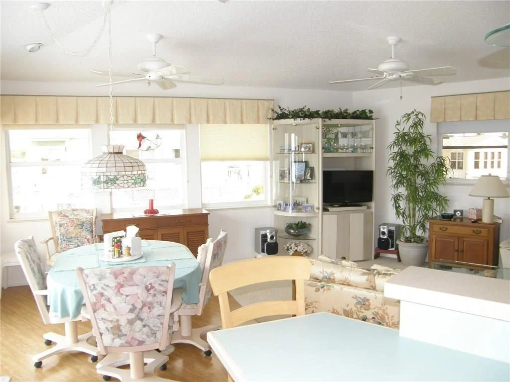 Photo of 14 Nettles Boulevard