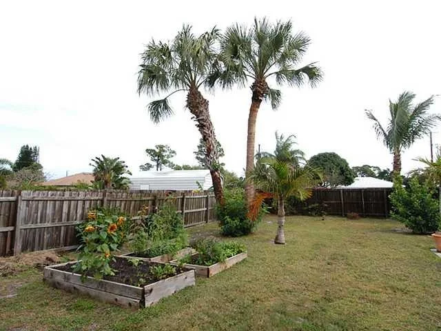 Photo of 723 SE PARKWAY Drive