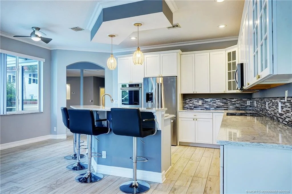 Photo of 18421 Lake Bend Drive