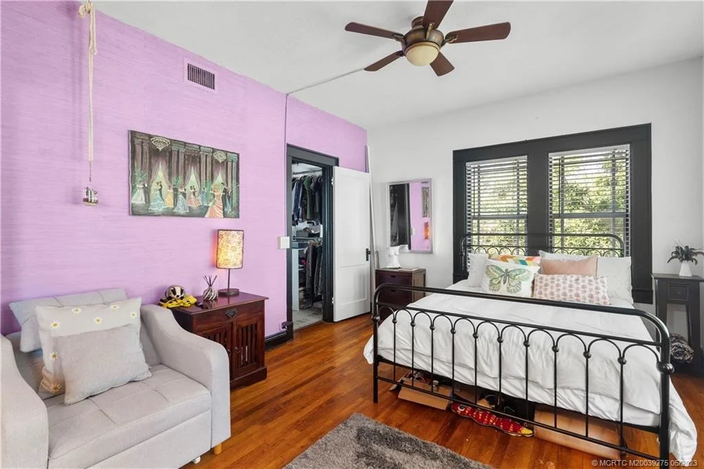 Photo of Unit 3 at 417 SE Coconut Avenue