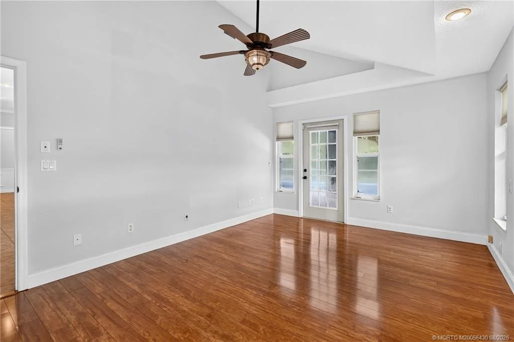 Photo of 672 SE Pin Oak Terrace