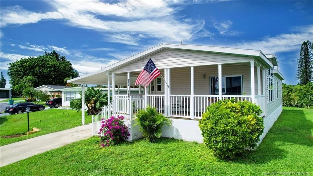 Photo of 4449 Royal Manor Boulevard