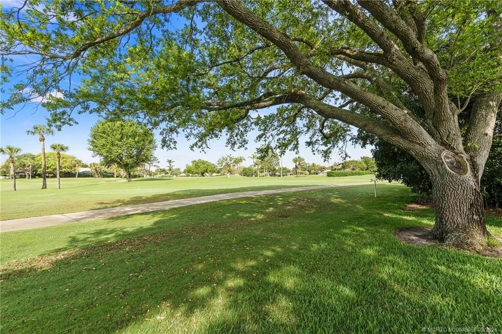 Photo of 4103 SE Fairway E