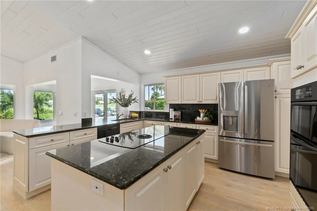 Photo of 6741 SE Harbor Circle