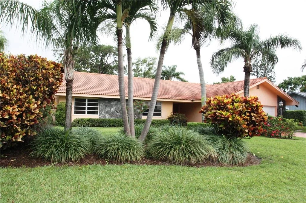 Photo of 3793 SE Fairway East