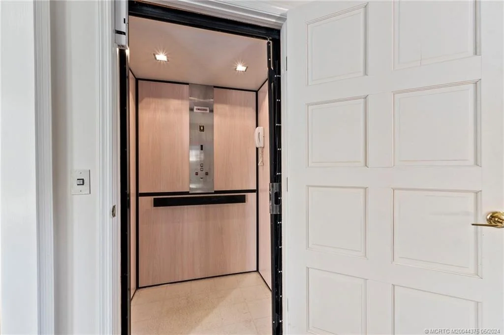 Photo of 12 Oakwood Drive
