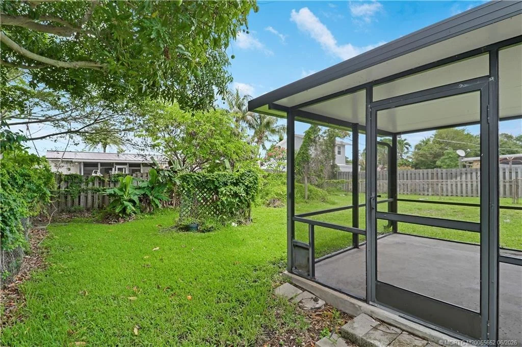 Photo of 940 Eucalyptus Road