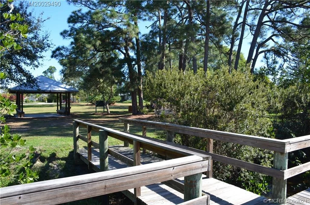 Photo of 1360 NW Lakeside Trail