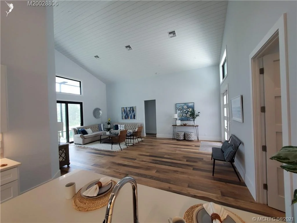 Photo of 5002 Sunset Boulevard