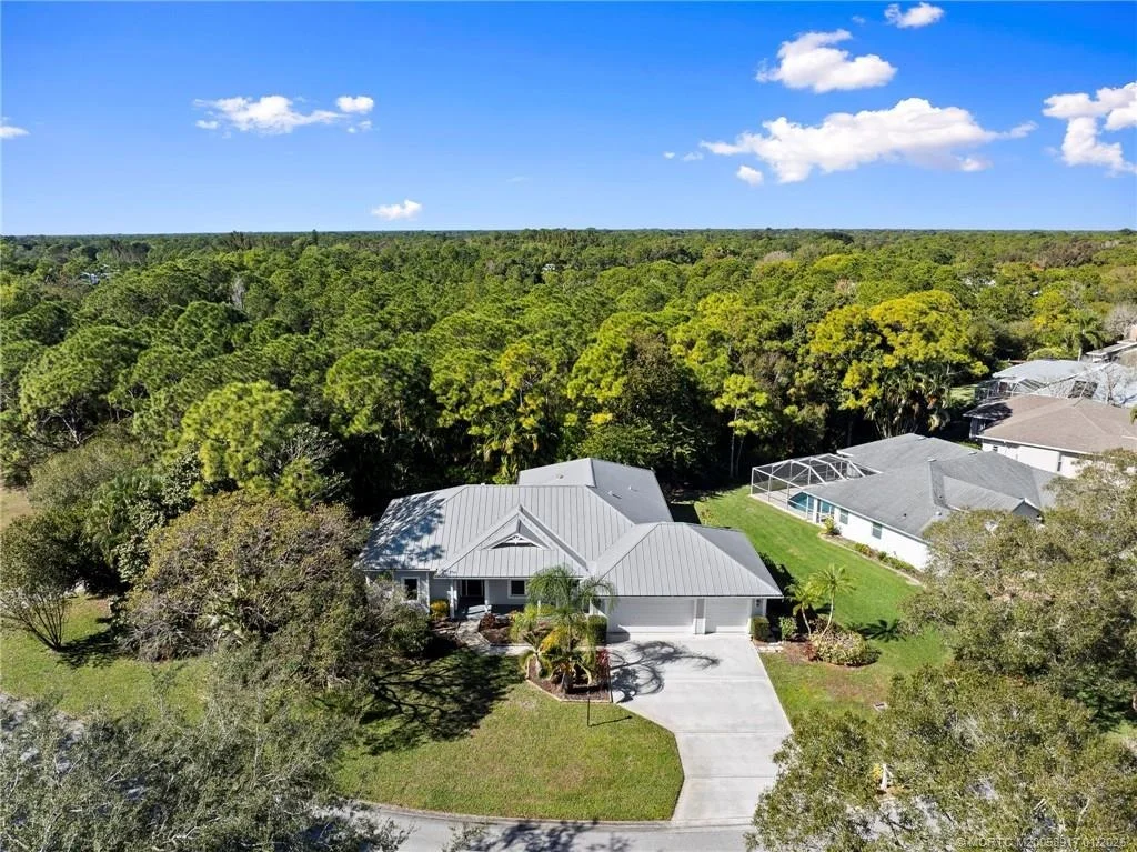 Photo of 449 SE Southwood Trail