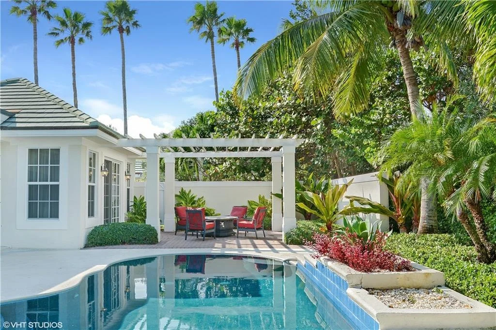 Photo of 6985 SE Lakeview Terrace