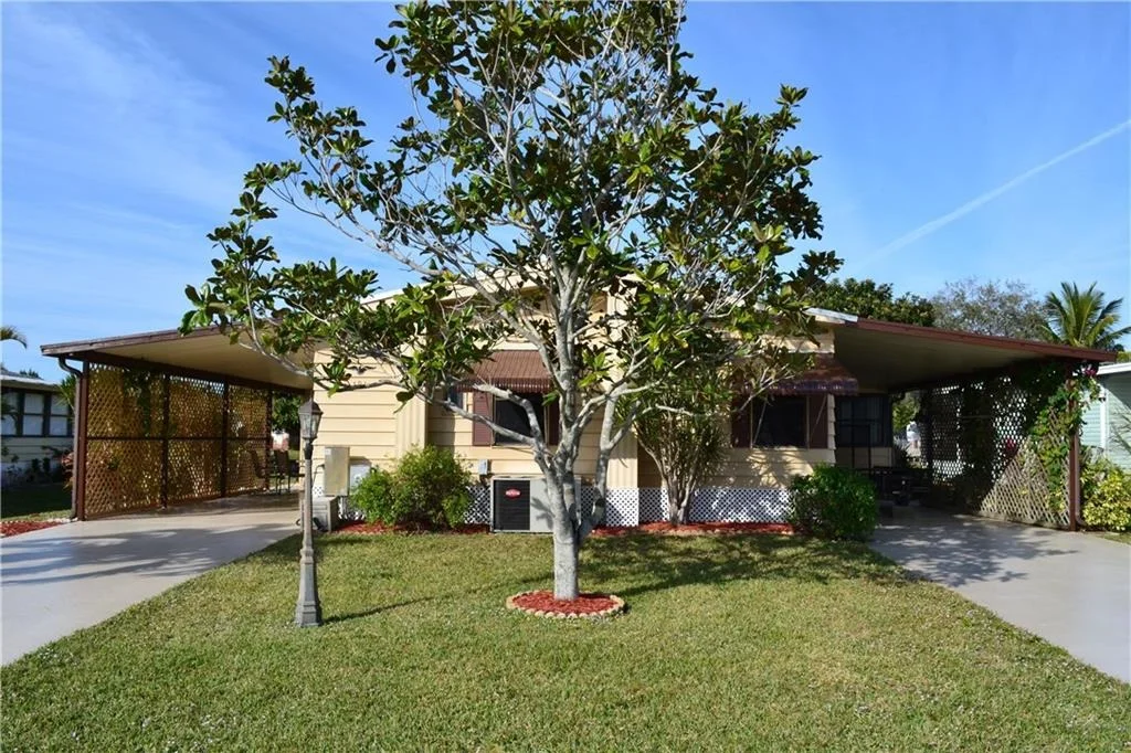 Photo of 191 SE Paradise Place