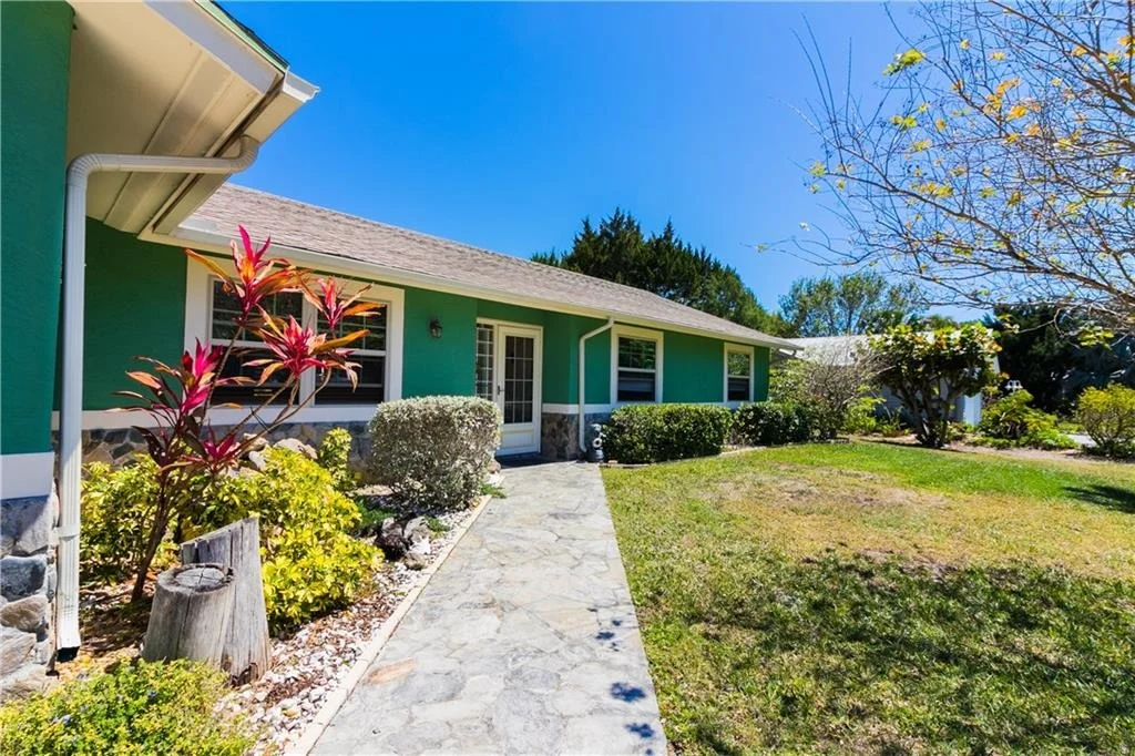 Photo of 704 NW North River Drive