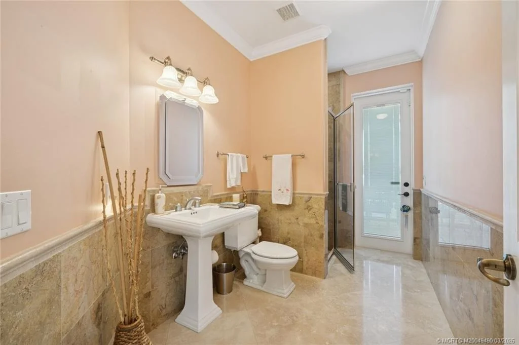 Photo of 2492 NW Everglades Boulevard
