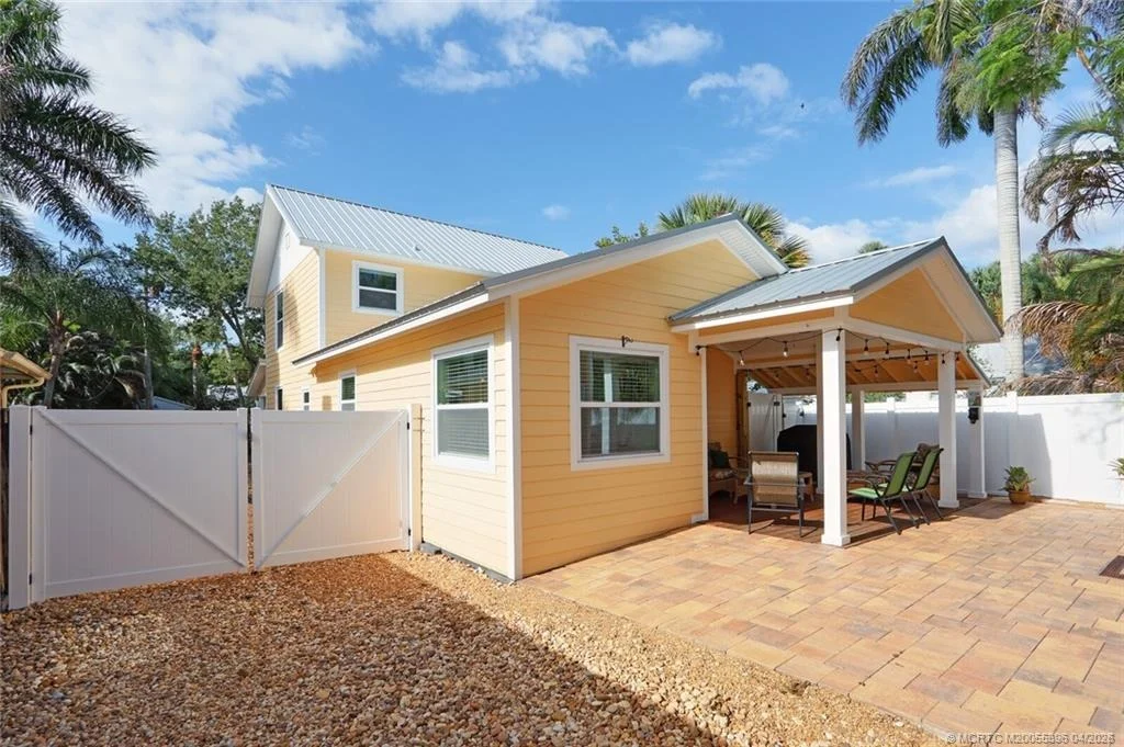 Photo of 550 SW Riverview Street