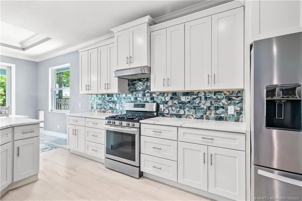 Photo of 4786 SE Horizon Avenue