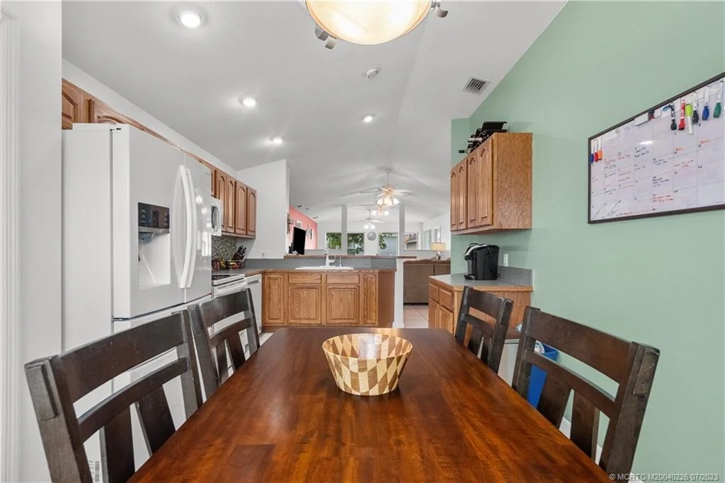 Photo of 664 SE 25th Street