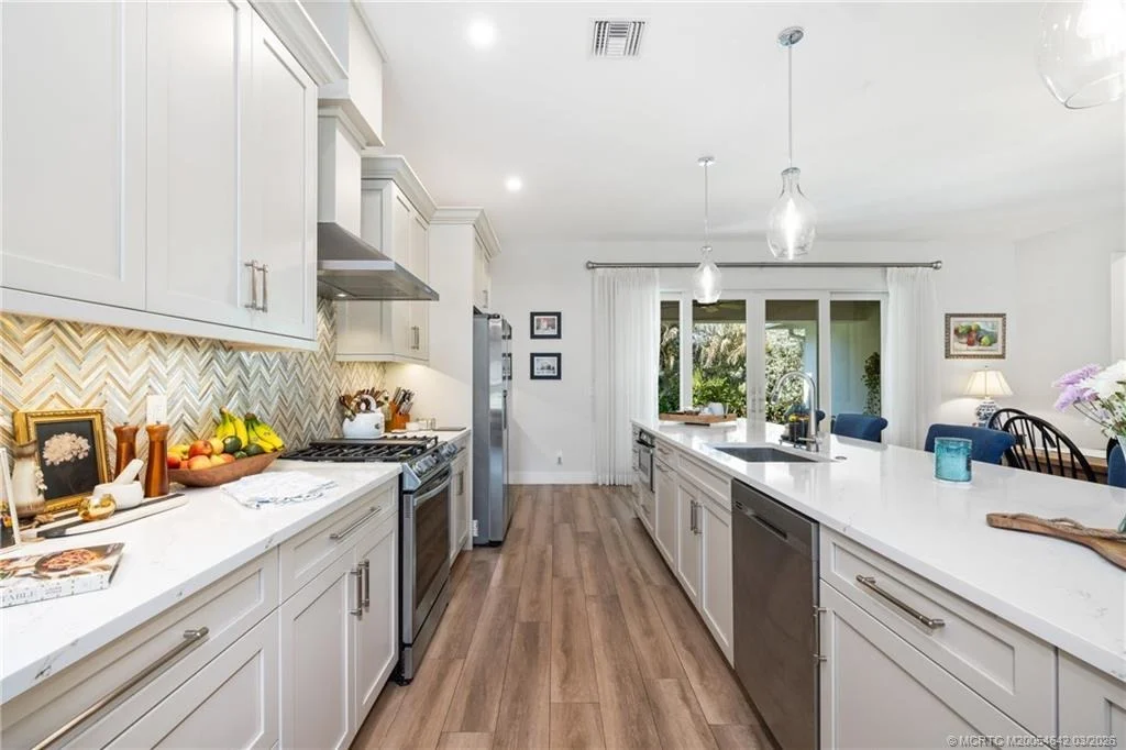 Photo of 5169 SE Horseshoe Point Road