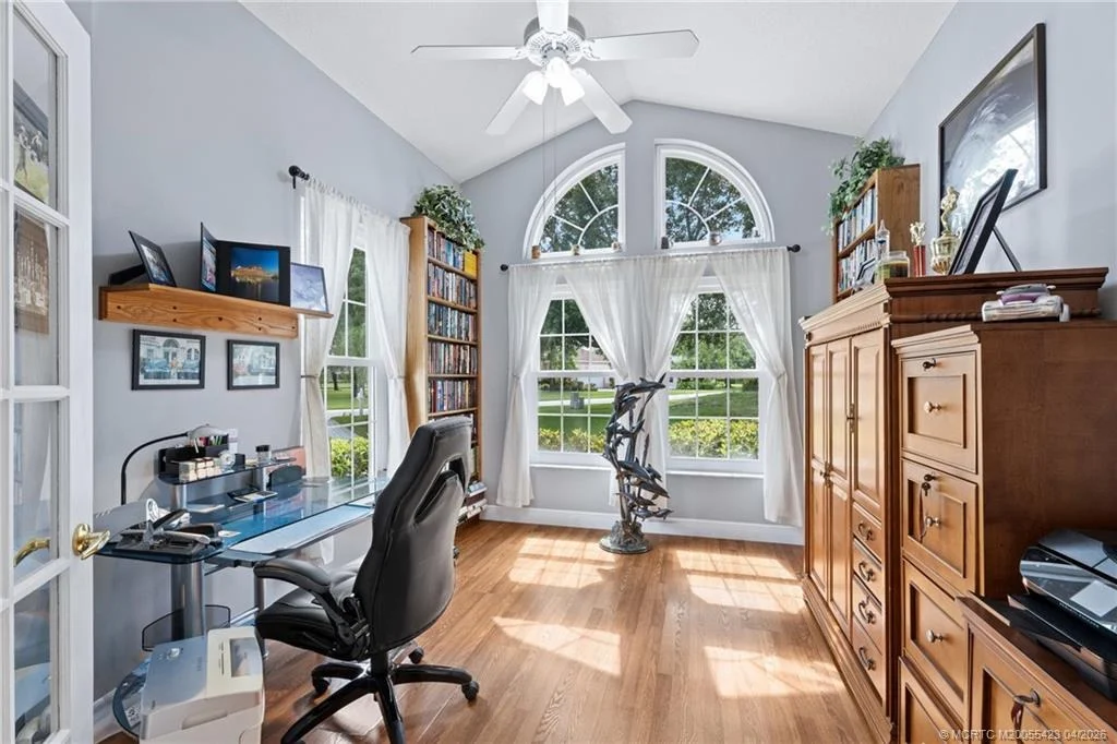 Photo of 917 SW Blue Stem Way