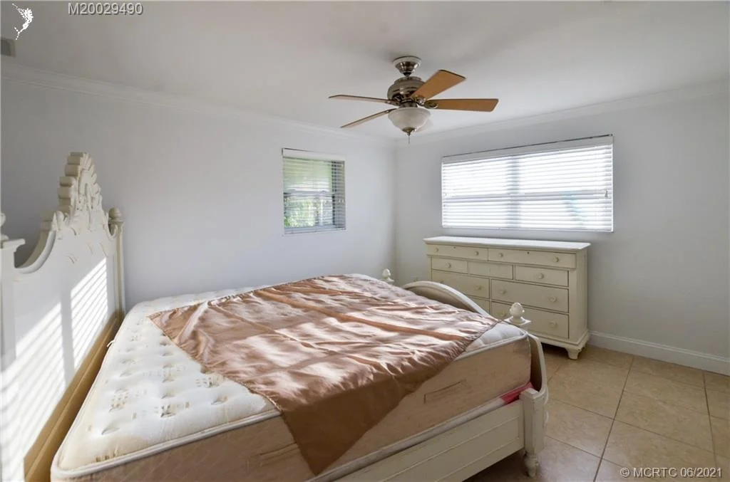 Photo of 1360 NW Lakeside Trail
