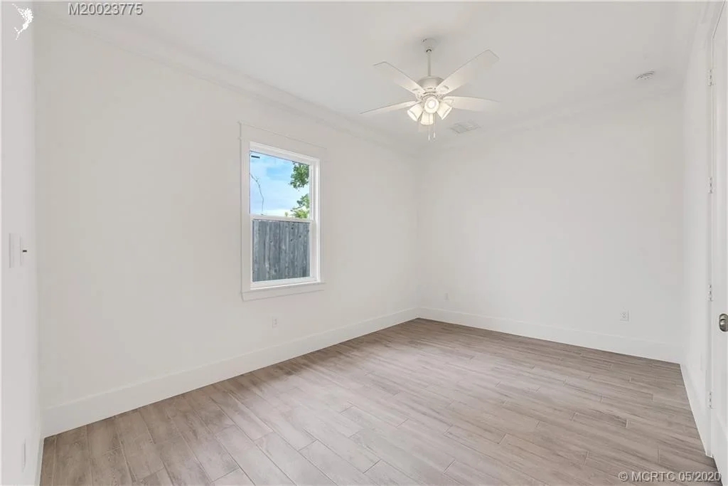 Photo of 441 SE Dolphin Drive