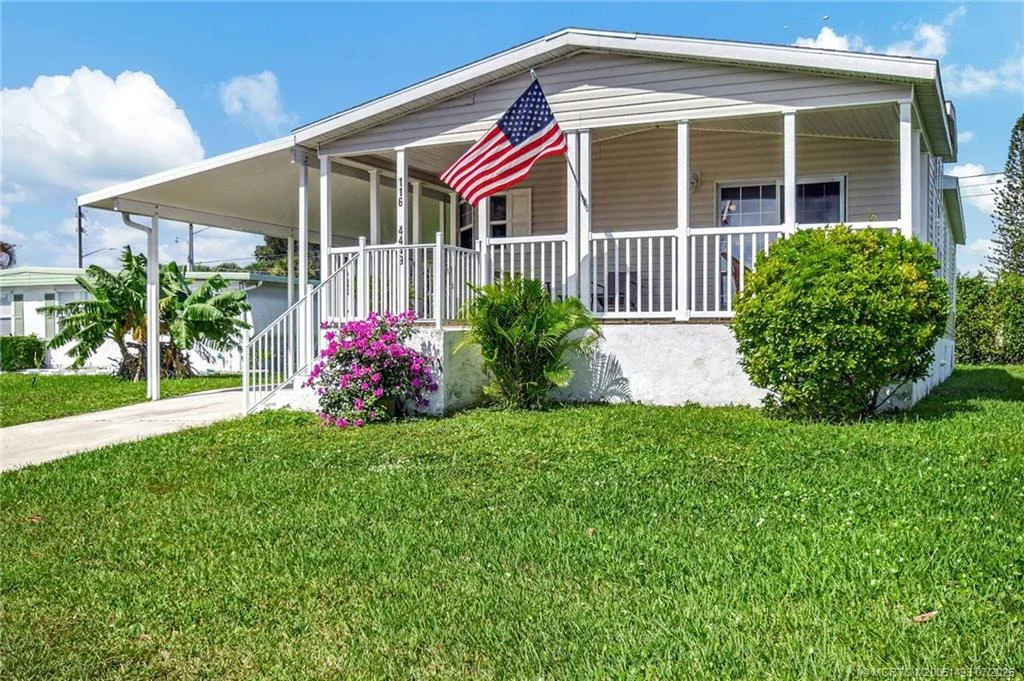 Photo of 4449 Royal Manor Boulevard