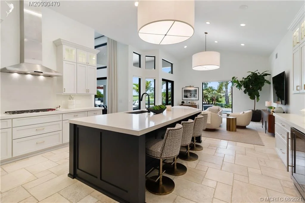 Photo of 6621 SE Harbor Circle