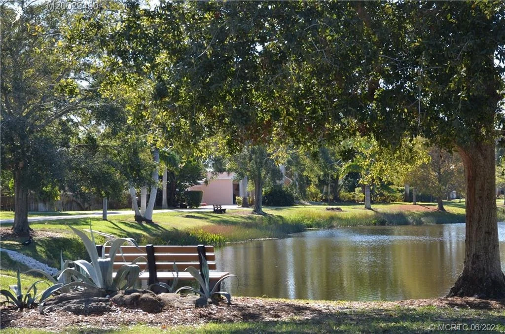 Photo of 1360 NW Lakeside Trail