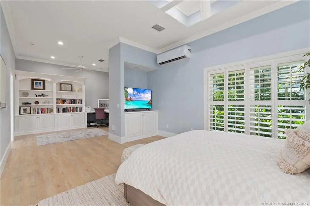 Photo of 6741 SE Harbor Circle