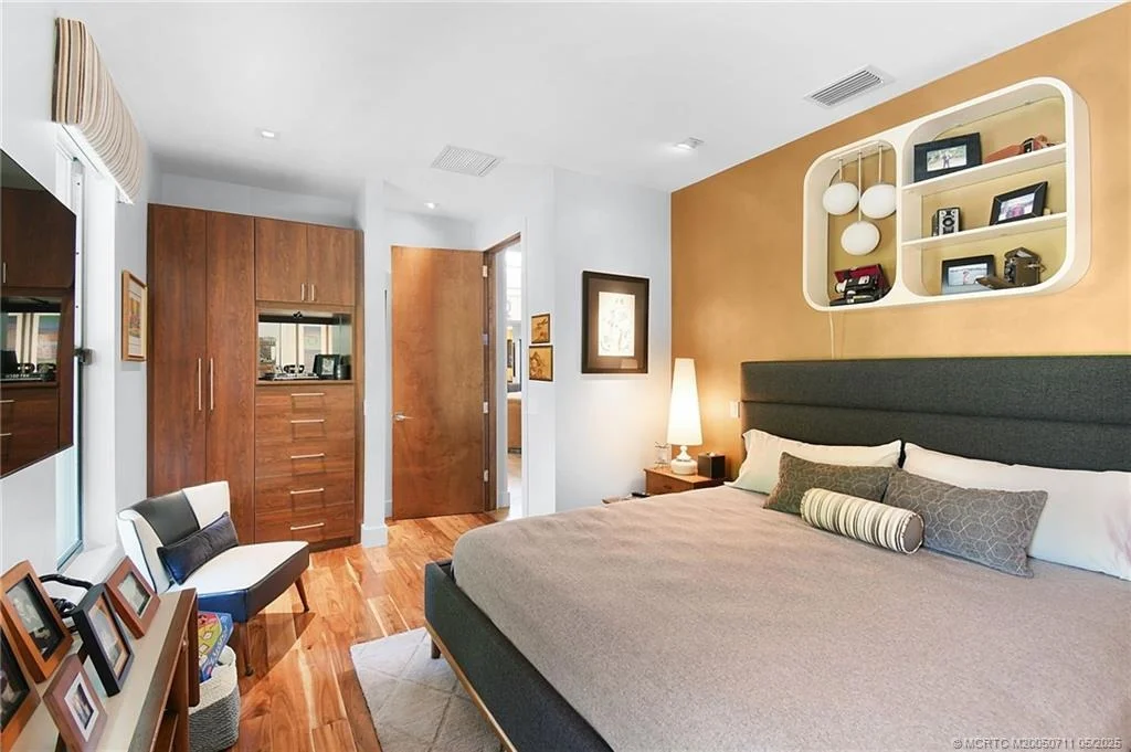Photo of 314 SE Pelican Drive