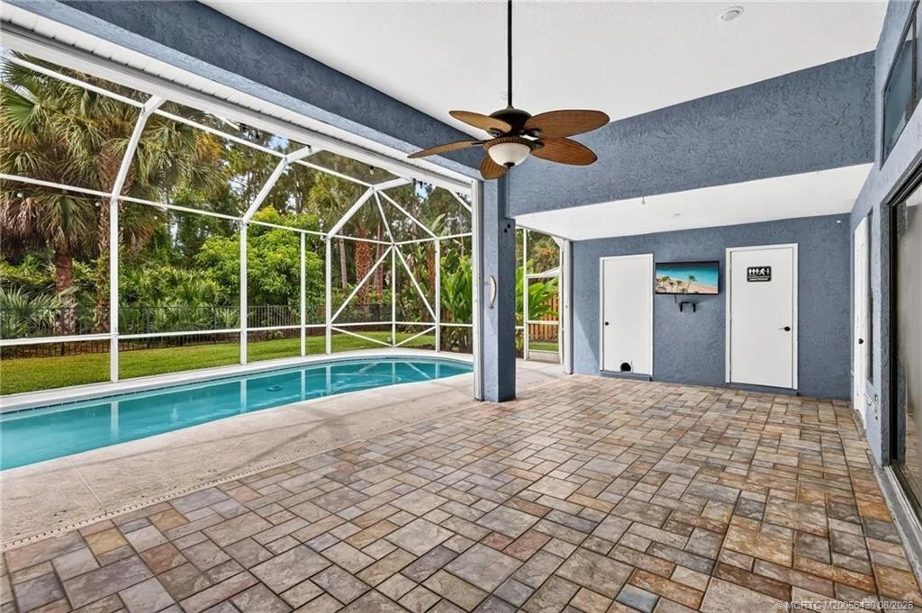 Photo of 672 SE Pin Oak Terrace