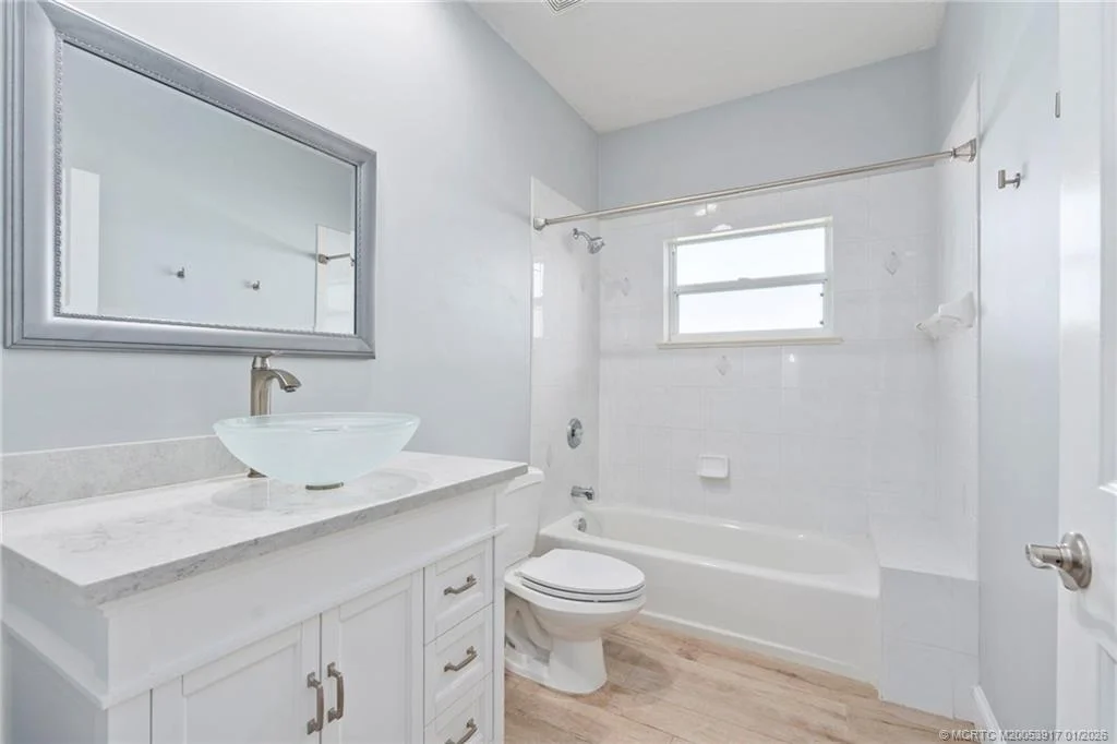 Photo of 449 SE Southwood Trail