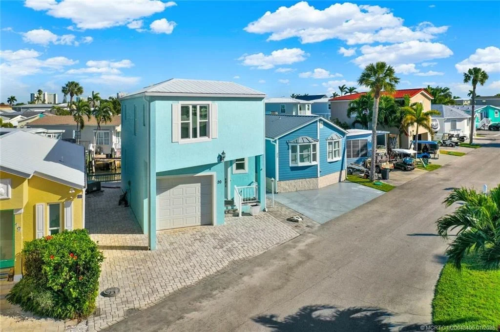 Photo of 20 Nettles Boulevard