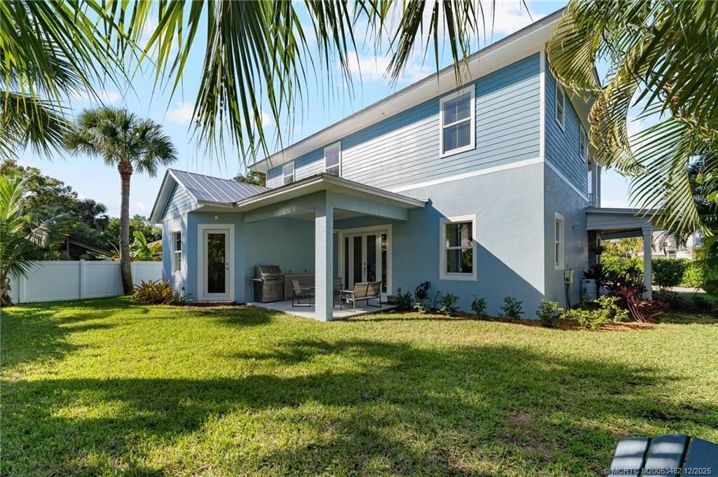Photo of 1002 SE Riverside Drive