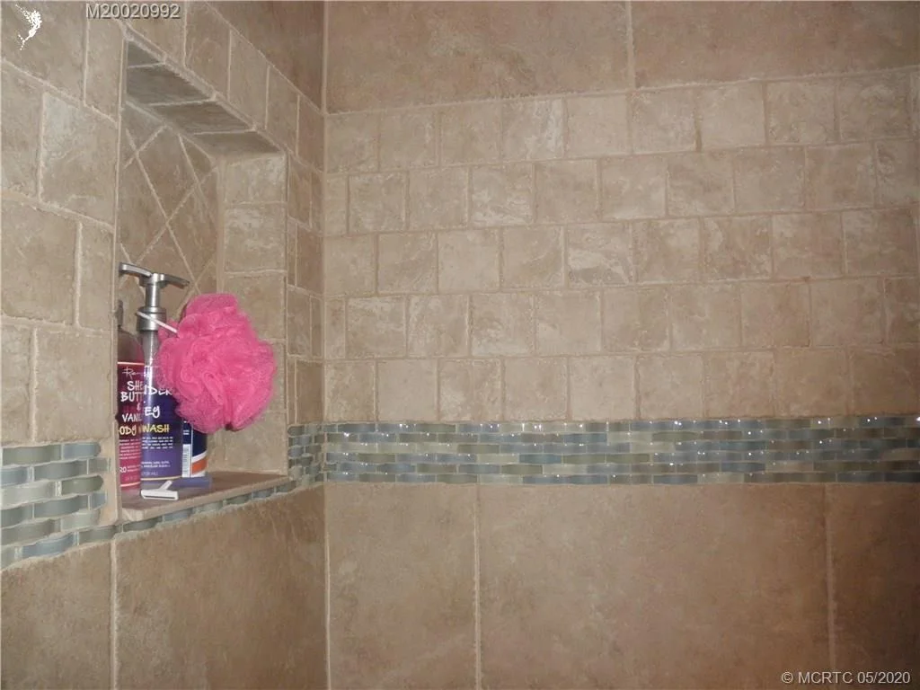 Photo of 1750 NW Sunset Boulevard