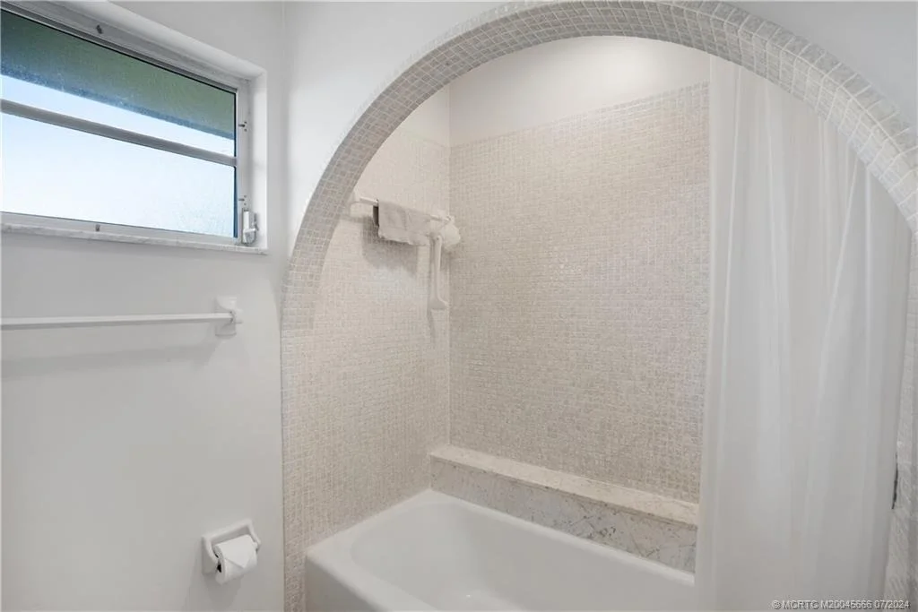 Photo of 1809 NW Bright River Point
