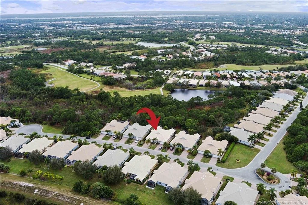 Photo of 600 NW Red Pine Way