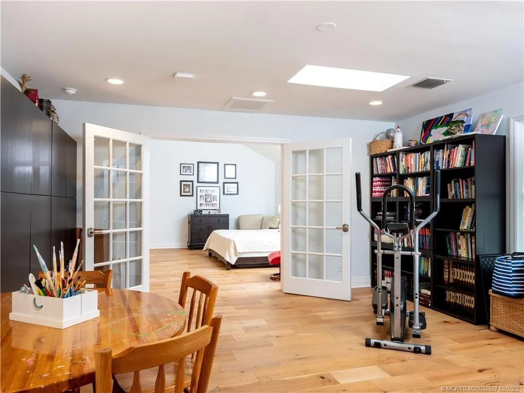 Photo of 124 SE Wells Drive