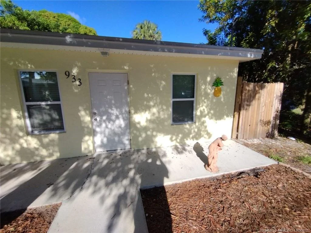 Photo of 933 SE Bahama Avenue
