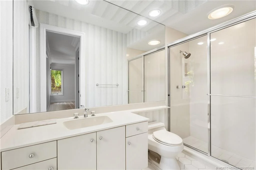 Photo of 6841 SE Harbor Circle