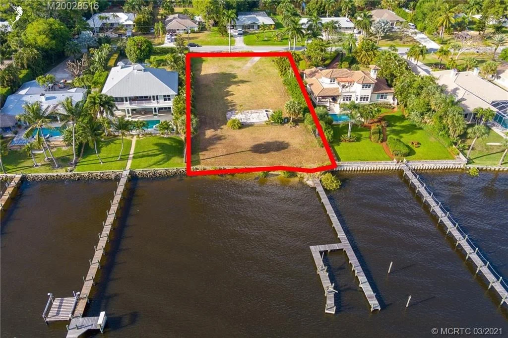 Photo of 641 NW Sunset Drive